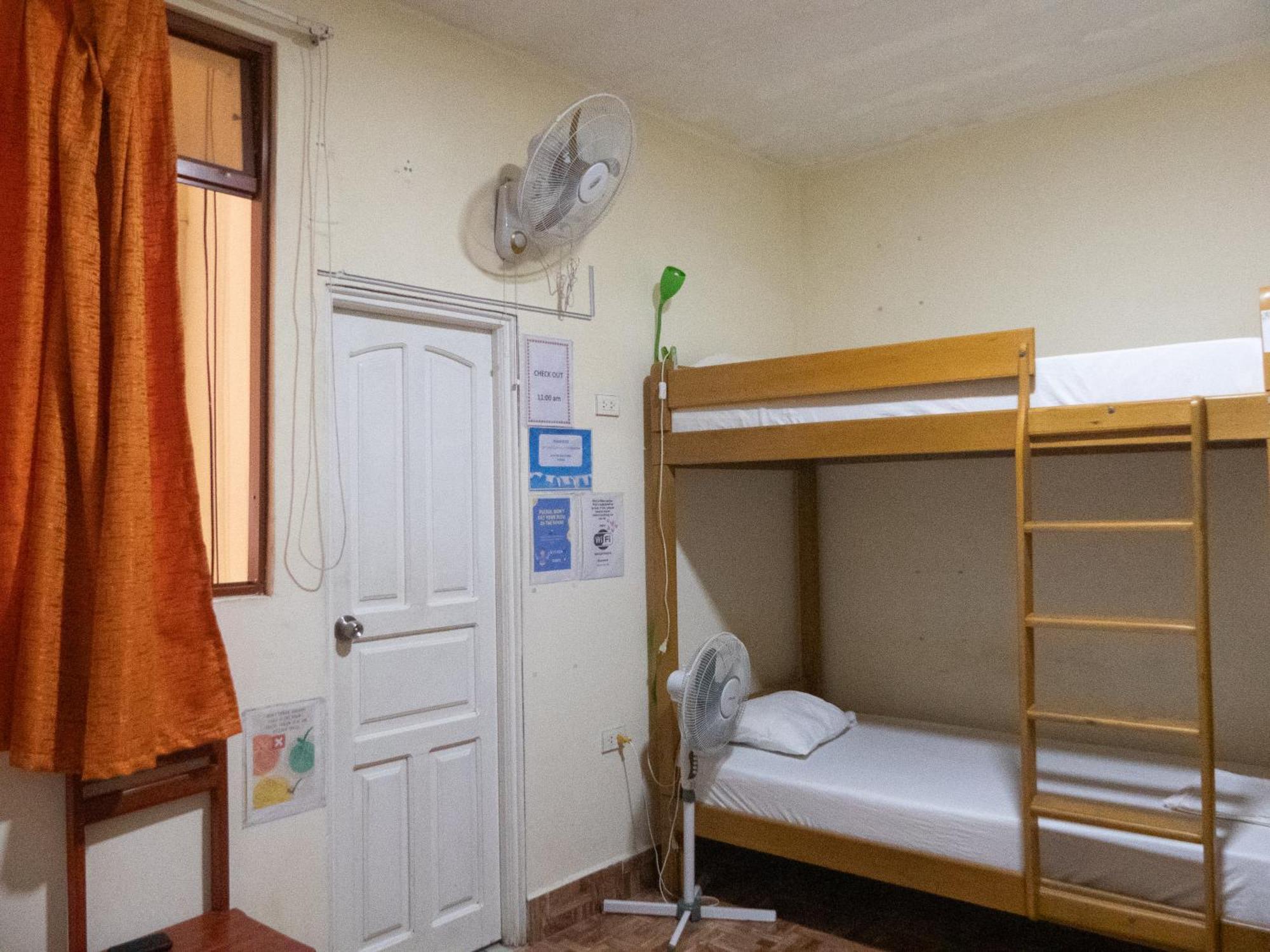 Moicca Youth Hostel Iquitos Zimmer foto